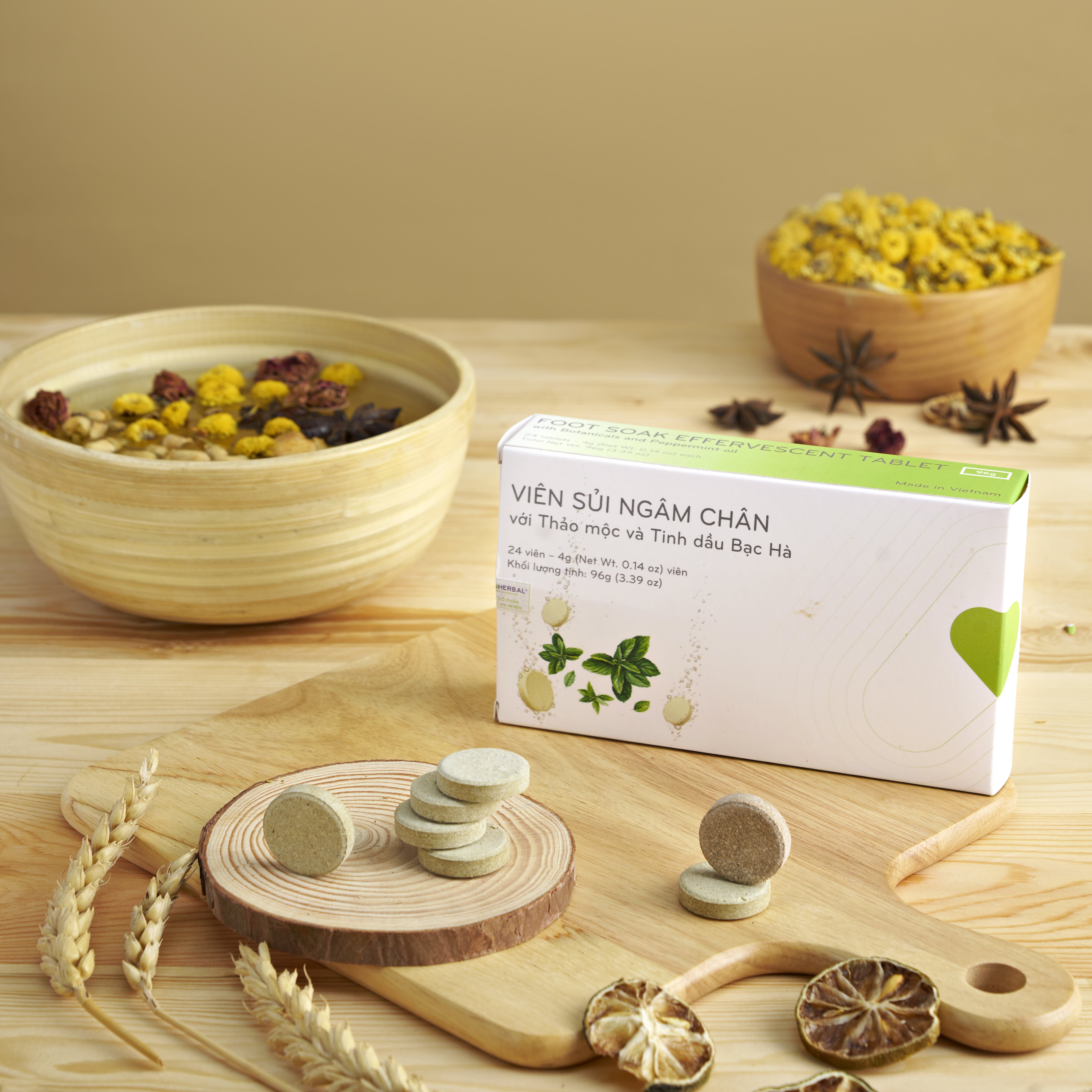 Viên sủi ngâm chân Thảo mộc và Tinh dầu Bạc hà